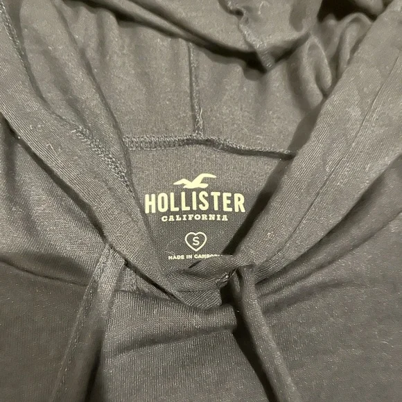 Teens - Hollister Top -MINT condition! Worn 1x Perfect for teens in school:) - Picture 9 of 10